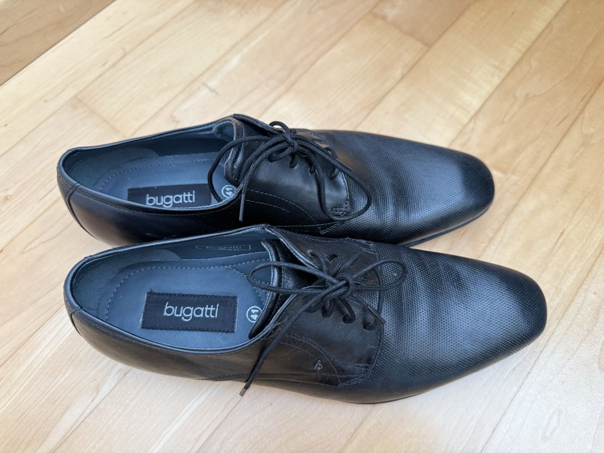 Bugatti Scarpe da uomo: 2 Paar Bugatti Herren Schnürschuhe Leder Gr 41 – Nuovo e nell'imballaggio originale da Strengelbach venduto da Chiavara 4