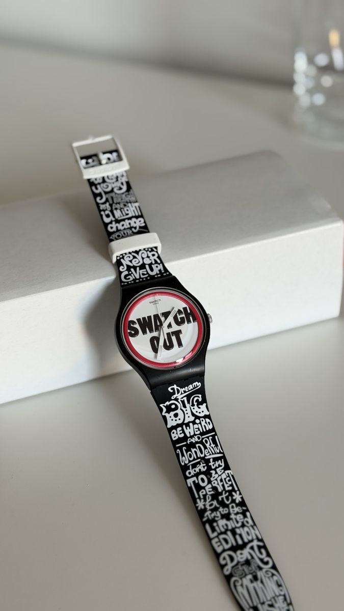 Swatch Orologi: Swatch Out watch – Nuovo (secondo la descrizione) da Paradiso venduto da viorea