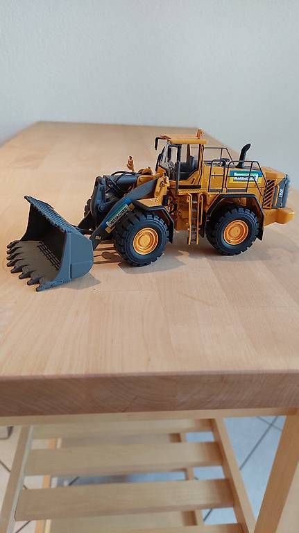 Kit di modellismo & Modellini statici: Model von Firma Eberhard (Radlader) – Usato da Ibach venduto da col_n2cs