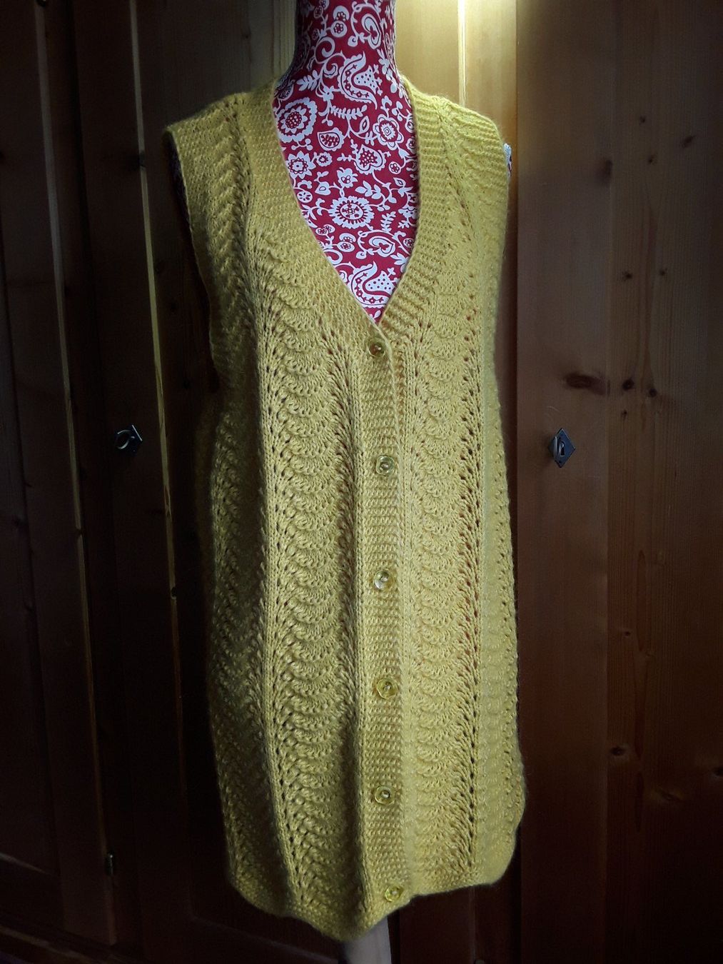 Jacken: Strickjacke / Gilet - Handmade - in Gelb – Gebraucht aus Wattwil von tannenmeise73