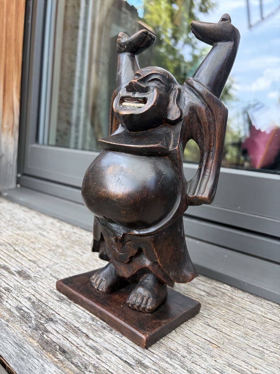 Statuette: Holzfigur lachender Buddha – Usato da Männedorf venduto da palladio 1