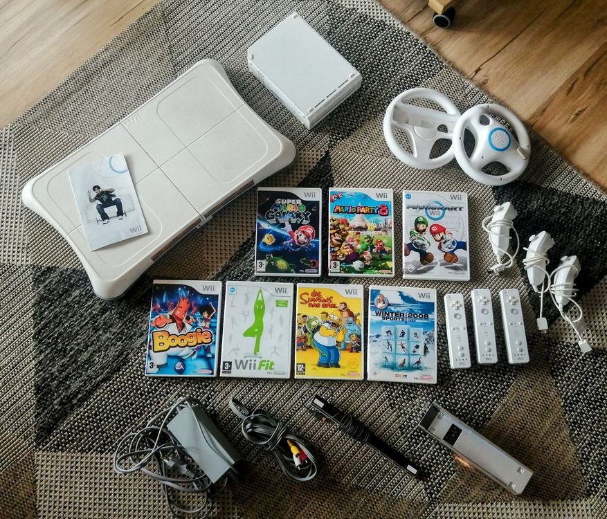 Nintendo Wii mit Spielen, Controller und Zubehör Kaufen auf Ricardo