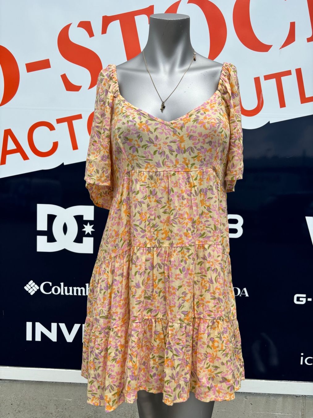 Vestiti: Robe Billabong Femmes Taille M – Nuovo e nell'imballaggio originale da Orbe venduto da D-stockFactory-Orbe