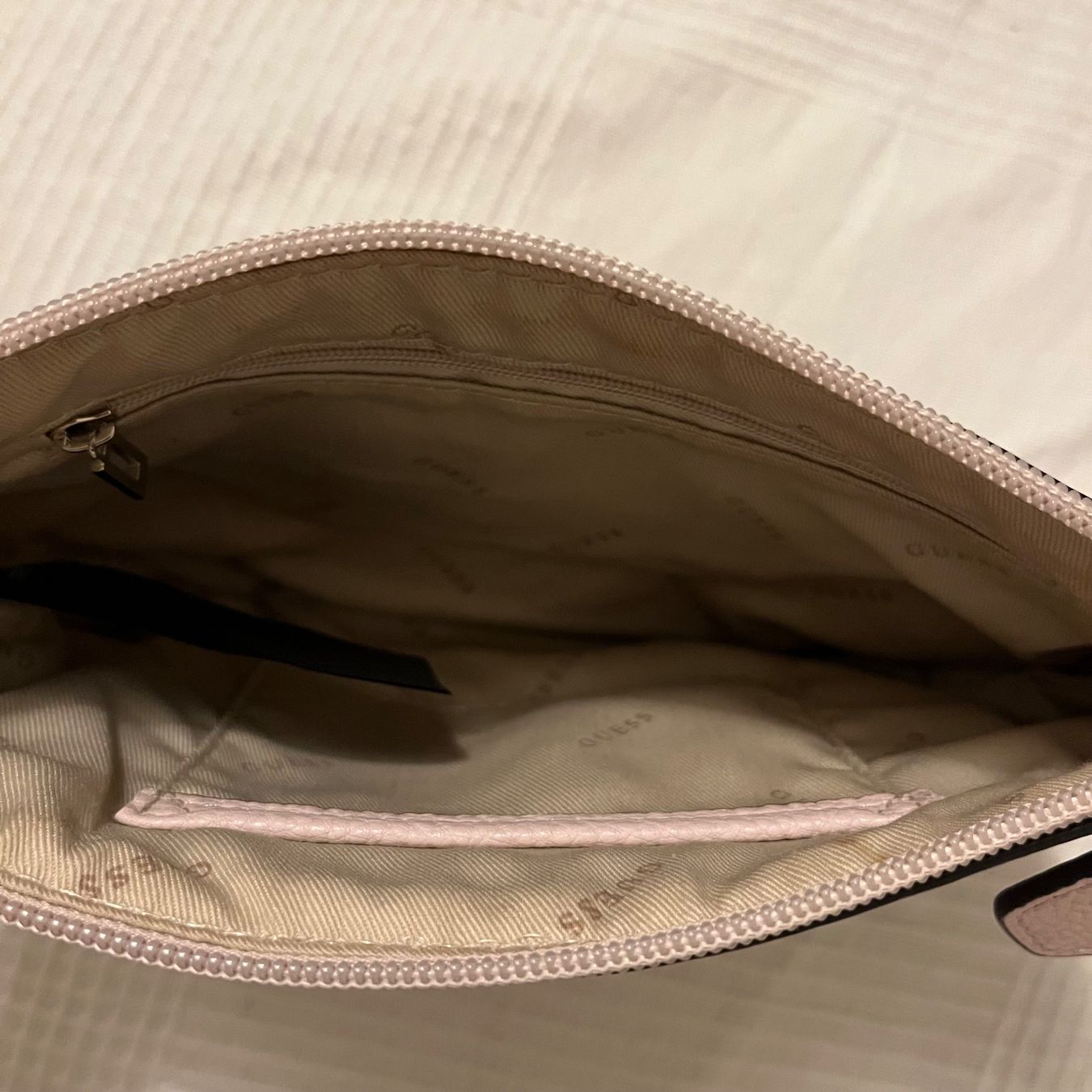 Guess Taschen für Damen: Guess Tasche – Gebraucht aus Zürich von cho_2k5t 2