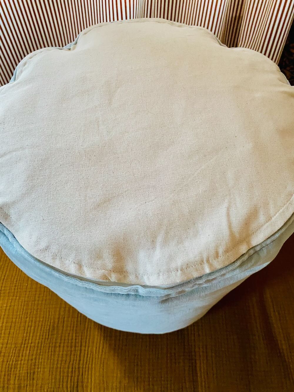 Hocker: Pouf aus Samt – Neu und originalverpackt aus Zürich von xxxts012 5