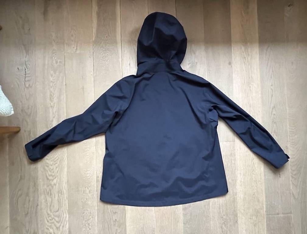 Giacche: Uniqlo jacke grösse L – Usato da St. Gallen venduto da 84PYREXLIVIN06 1