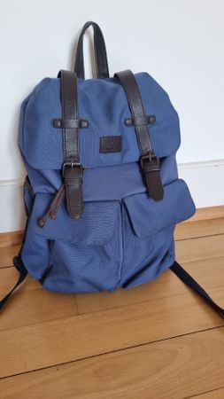 Blauer Rucksack von Ragman - ideal für den Sommer!