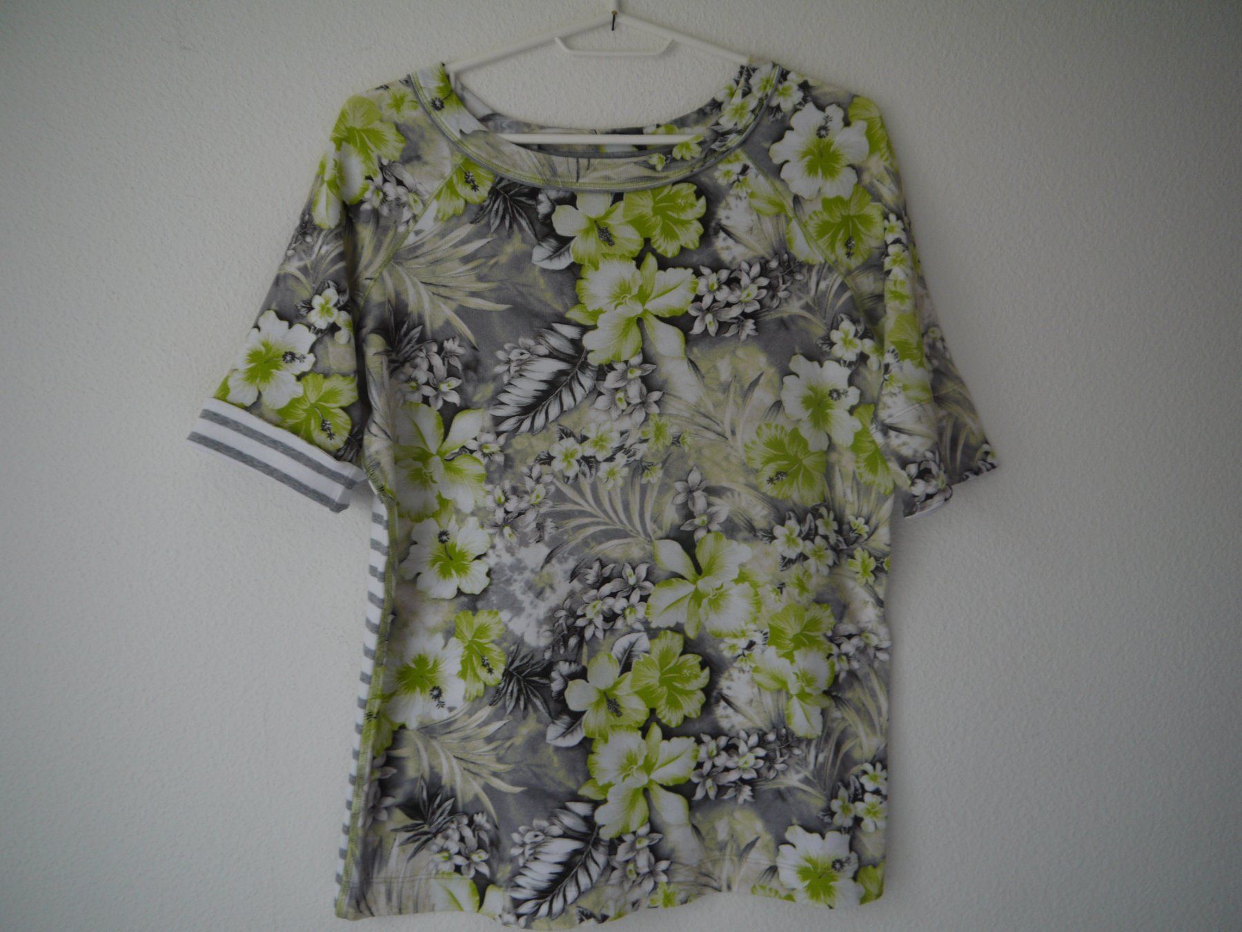 Marc Cain T-Shirts: MARC CAIN / T-Shirt N6 – Gebraucht aus Hagendorn von Blaf