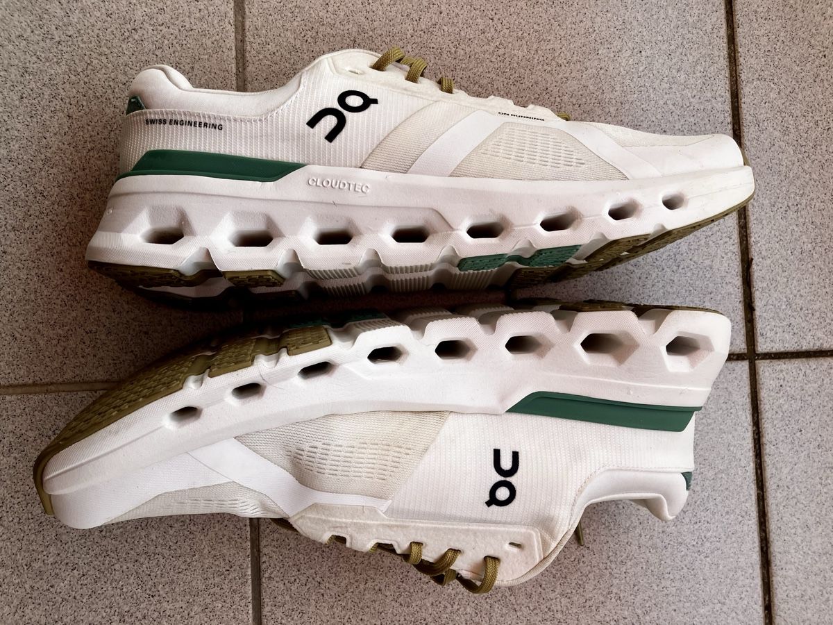 On Chaussures hommes: ON Cloudrunner  – Neuf (Voir description) à Nyon par G.B.1260 1