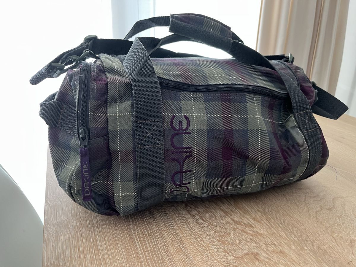 Dakine Sacs: Dakine Sporttasche  – D'occasion à Ennetbürgen par muirer00