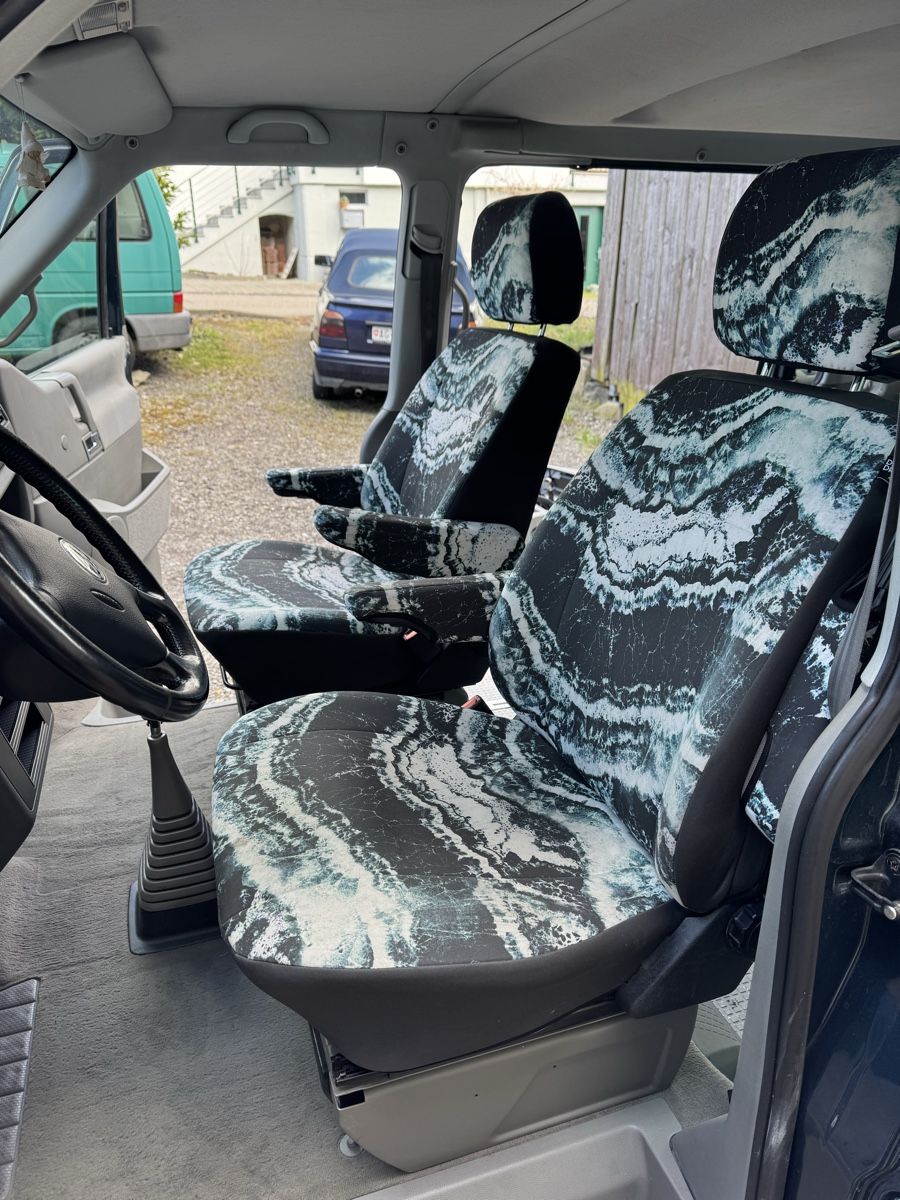 VW Automobili: VW T4 Multivan Generation 2,5l TDI – Usato da Arni AG venduto da DALA5 7