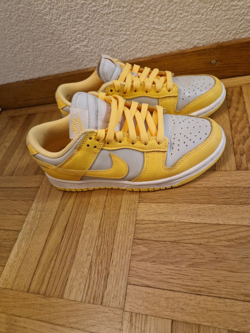 Nike Scarpe da donna: Nike Dunk Low Lemon Drop, limited Edition, Grösse 36.5 – Usato da Etzwilen venduto da mue_mm76 3