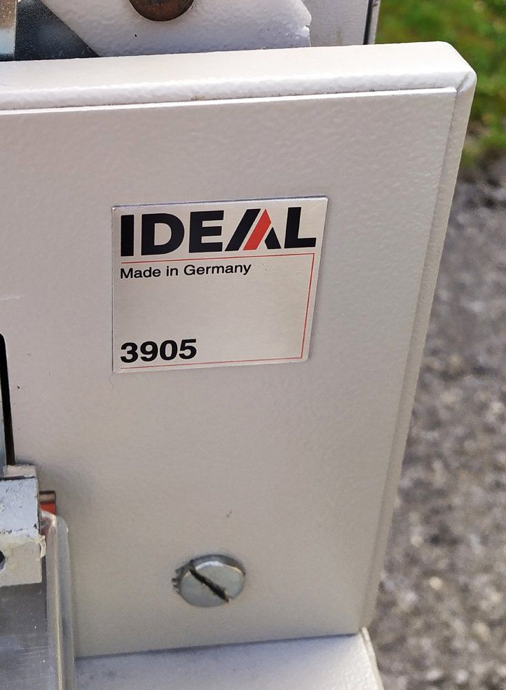 Altro materiale per ufficio: Découpeuse / Massicot Ideal 3905 – Usato da Morgins venduto da Laurentcorinne 1