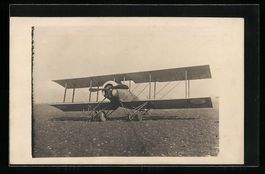 Flugzeug Doppeldeckermaschine mit Propel