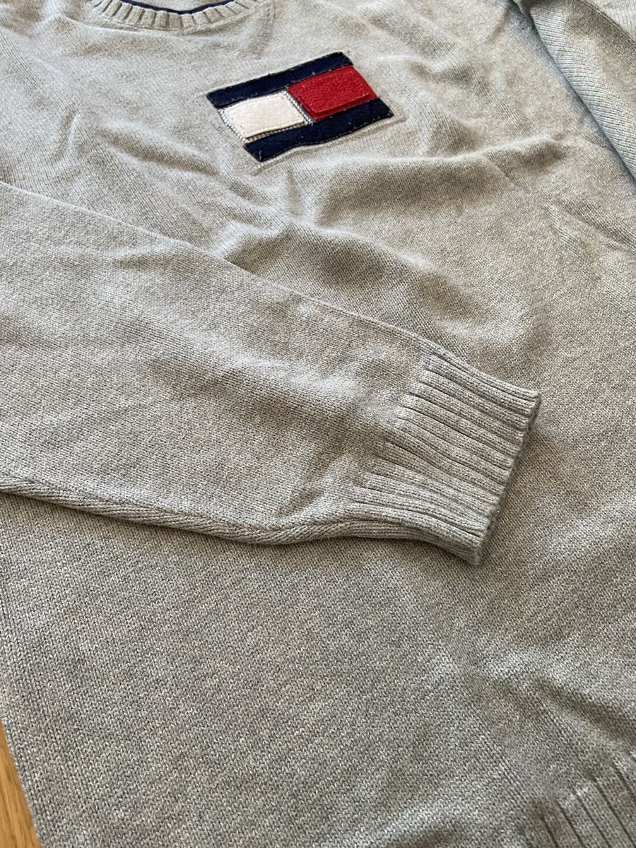 Tommy Hilfiger Maglioni & Felpe: Grauer Tommy Hilfiger Sweater – Usato da Thayngen venduto da golazo_vines 3