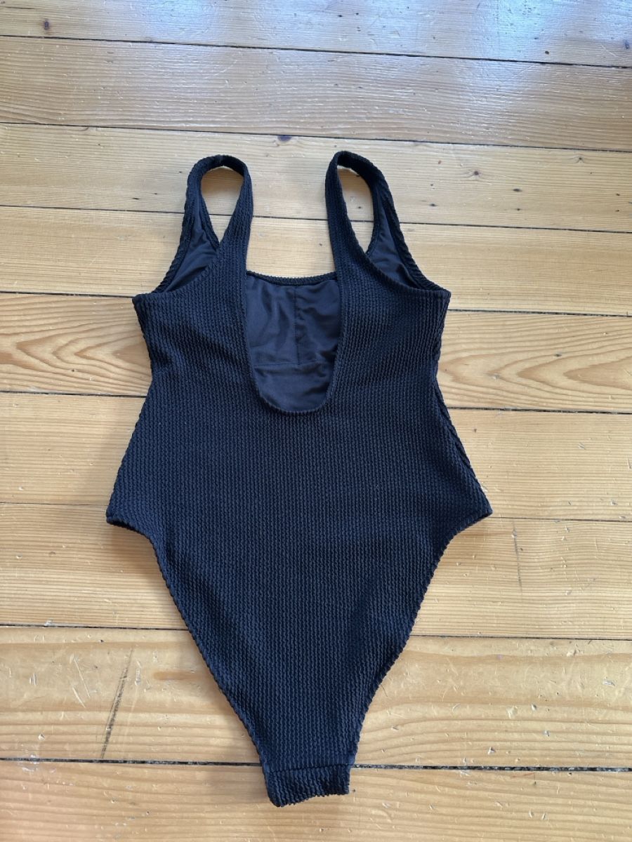 H&M Maillots de bain & Bikinis: Badeanzug schwarz Grösse S – D'occasion à Schaffhausen par NellyE 1