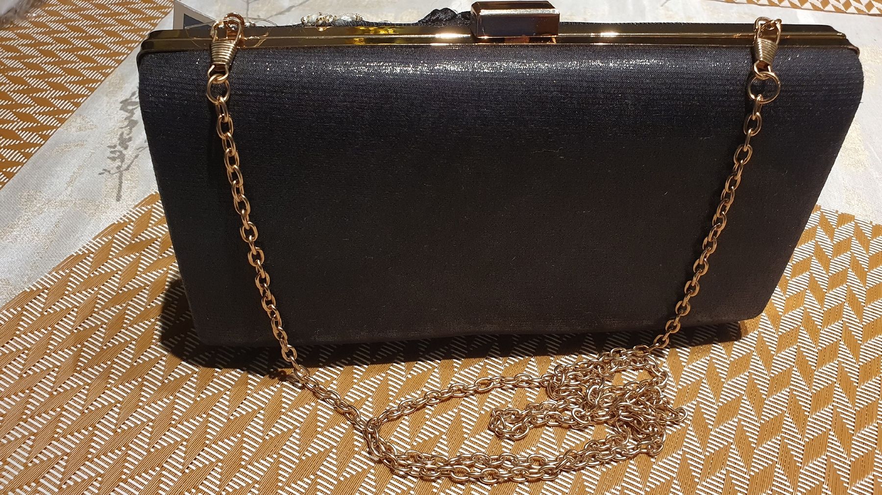 Borse da donna: Sac à main festif noir et or – Nuovo e nell'imballaggio originale da Avry-sur-Matran venduto da cec_nhz8 4
