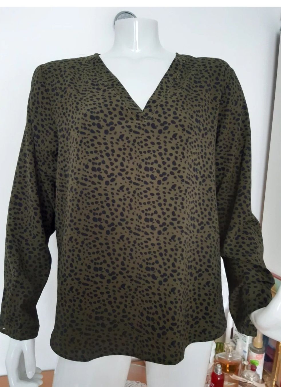 Camicette: Bluse Joy Schwarz-Olive 42 – Usato da St.Gallen venduto da LaMiSa 1