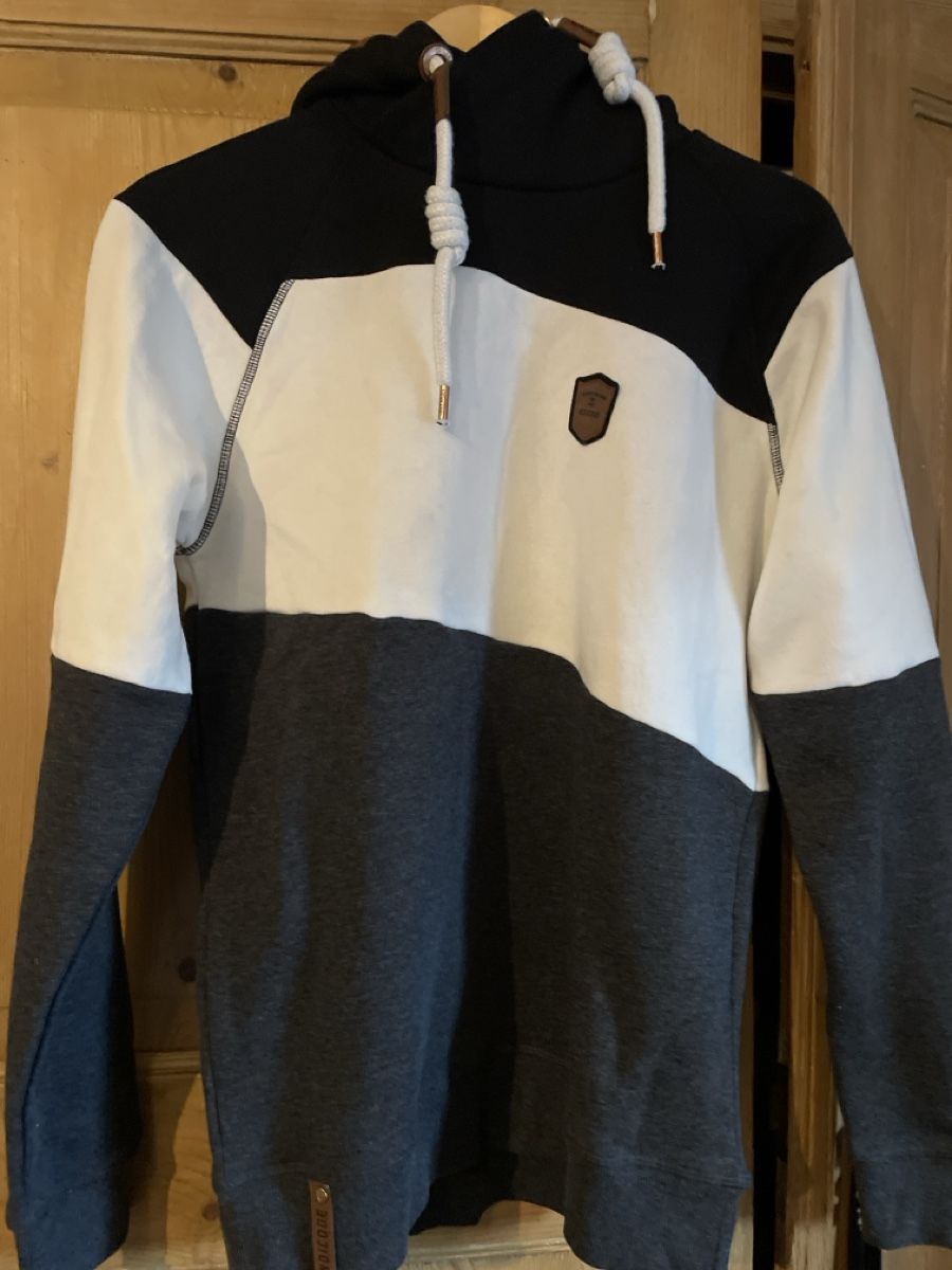 Pulls & Sweat-shirts: Pullover – Neuf avec emballage d'origine à Benken ZH par stefiz