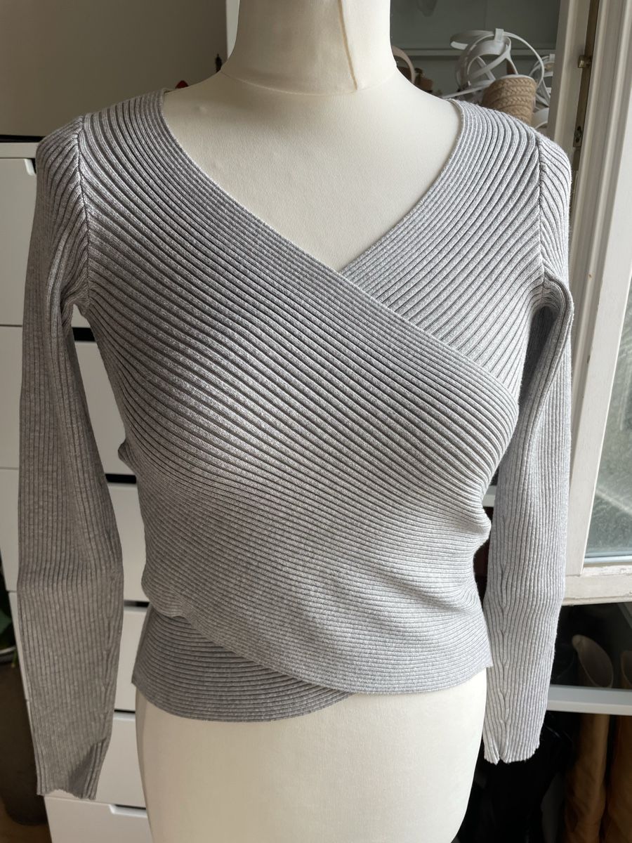 Maglioni & Felpe: Grey sweater - size S – Nuovo (secondo la descrizione) da Fischbach-Göslikon venduto da Vera2109