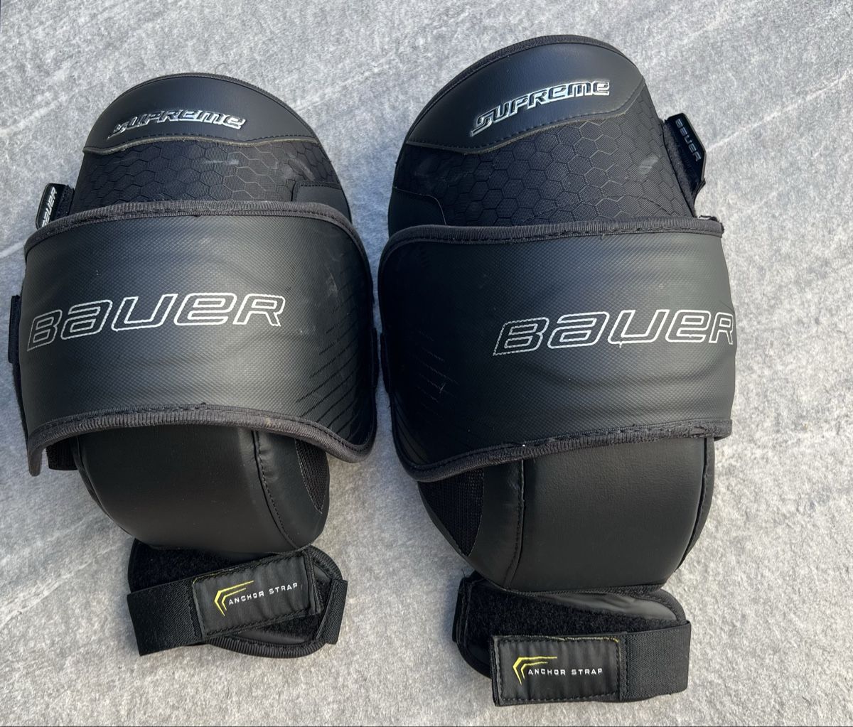 Schutz & Schoner: Bauer Supreme Goalie Knieschoner SR – Gebraucht aus Gutenswil von Max311