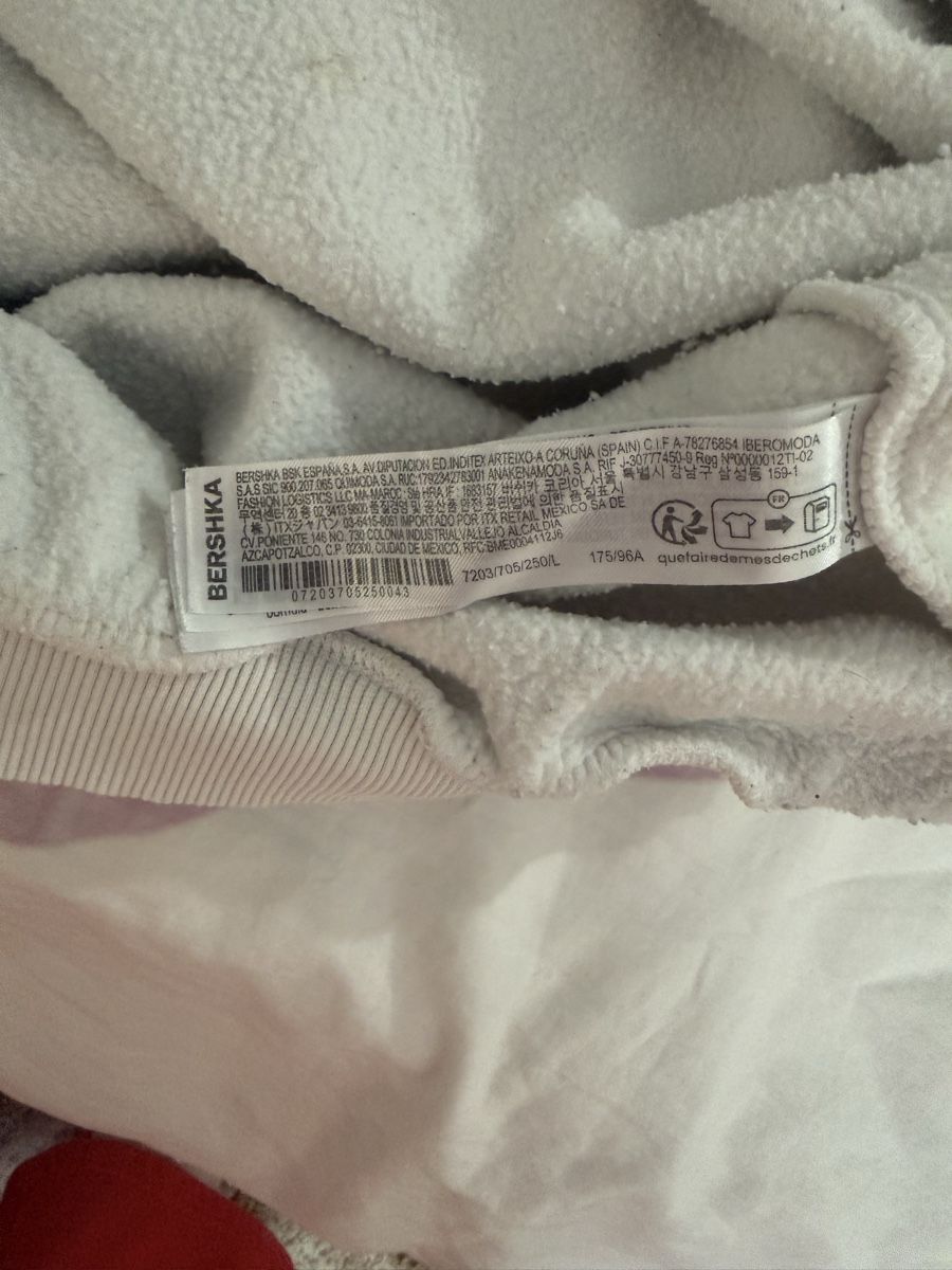 Bershka Pulls & Sweat-shirts: Sweat NIRVANA (marque Bershka)  – Défectueux à Tolochenaz par izz_7vdk 3