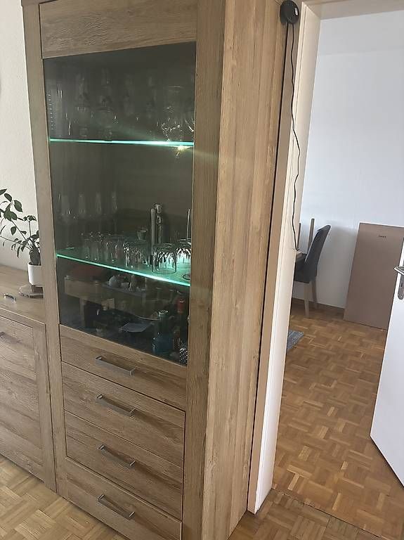 Vitrinen: Vitrine mit Leuchtfunktion – Gebraucht aus Gümligen von mar_9sg8 2