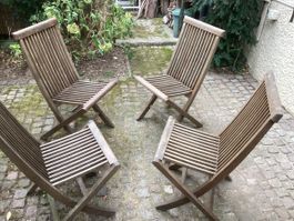 4 EMPIRE Gartenstühle aus massivem Holz – klappbar