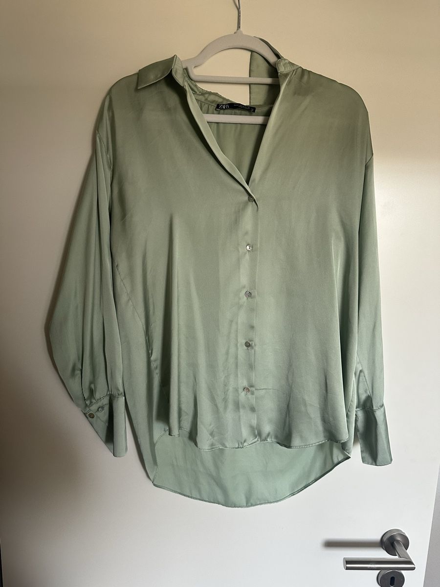 Zara Blusen: ZARA Bluse mintgrün Grösse M gebraucht – Gebraucht aus Reinach BL von Alles_muss_weg00