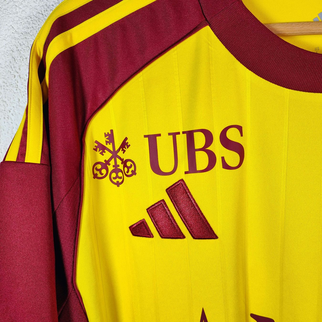 Adidas Canottiere & Pantaloni: Original 2025-26 Servette Third Trikot Ayé – Usato da Martigny venduto da eternalpitch 3