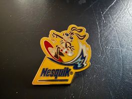 Nesquik Pin / Anstecker Surfer Bunny - Top Zustand!