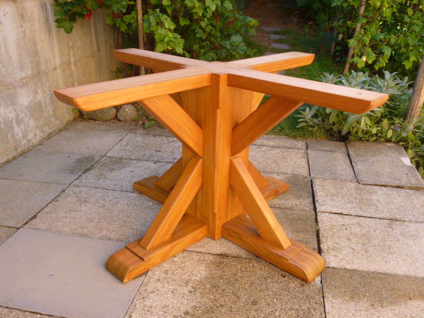 Tische: Gartentisch aus Holz – Gebraucht aus Aeugst am Albis von Poppy 2
