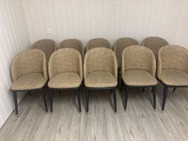 10 elegante Esszimmerstühle in Beige – neuwertig, Lederoptik