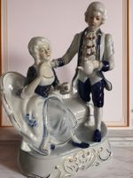 orzellanfigur eines Paares im Rokoko-Stil,