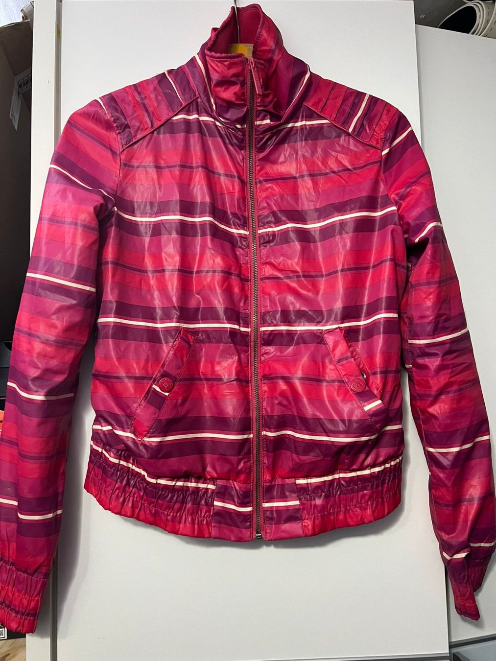 Giacche: Damen Jacke mehrfarbig – Usato da Lupfig venduto da Pluribus 2