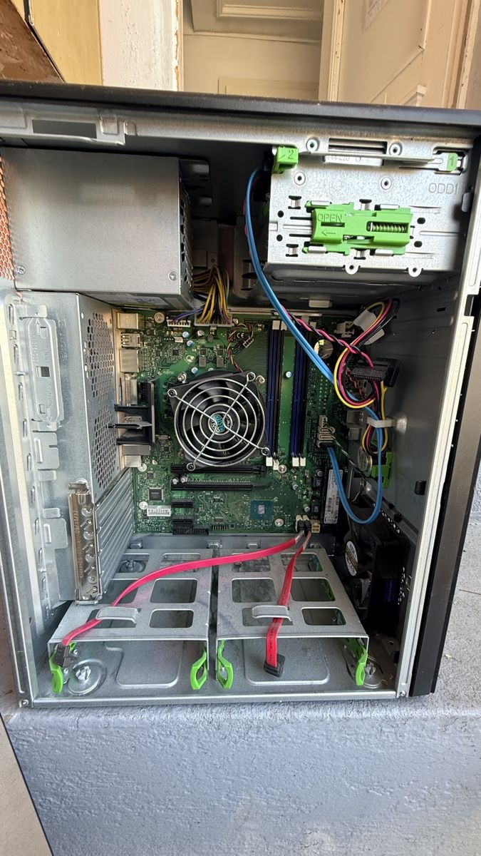 PCs: Fujitsu ESPRIMO Desktop PC Intel Core i5 7th Gen used – Gebraucht aus Winterthur von Alawi_47