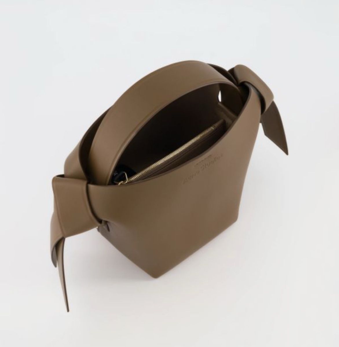 Acne Studios Borse: Acne studios Musubi camel bag – Usato da Schönried venduto da theapplew 2