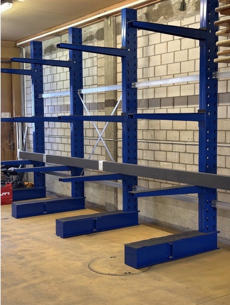 Scaffali: Kragarmlager blau – Usato da Ottenbach venduto da Lucaegger55