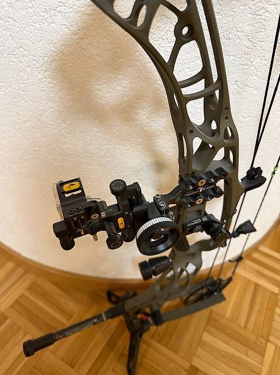 Tiro con l'arco: LH Compound Hoyt Alpha X 33 – Usato da Dietikon venduto da Winkeldieb 2