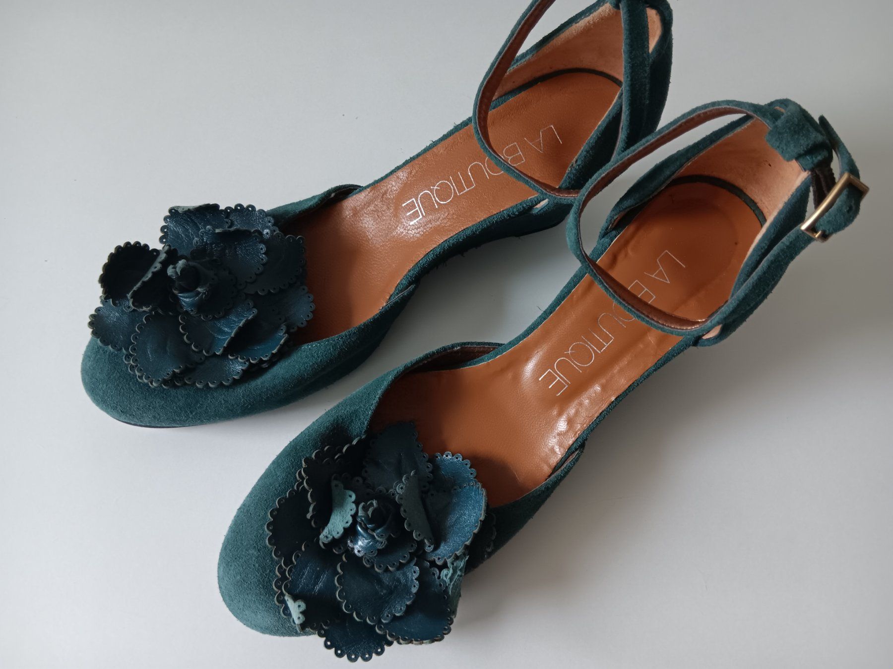 Scarpe da donna: LA BOUTIQUE Chaussures / Schuhe pointure / Nummer 37 – Usato da Cossonay-ville venduto da Super-Price-Quality 6