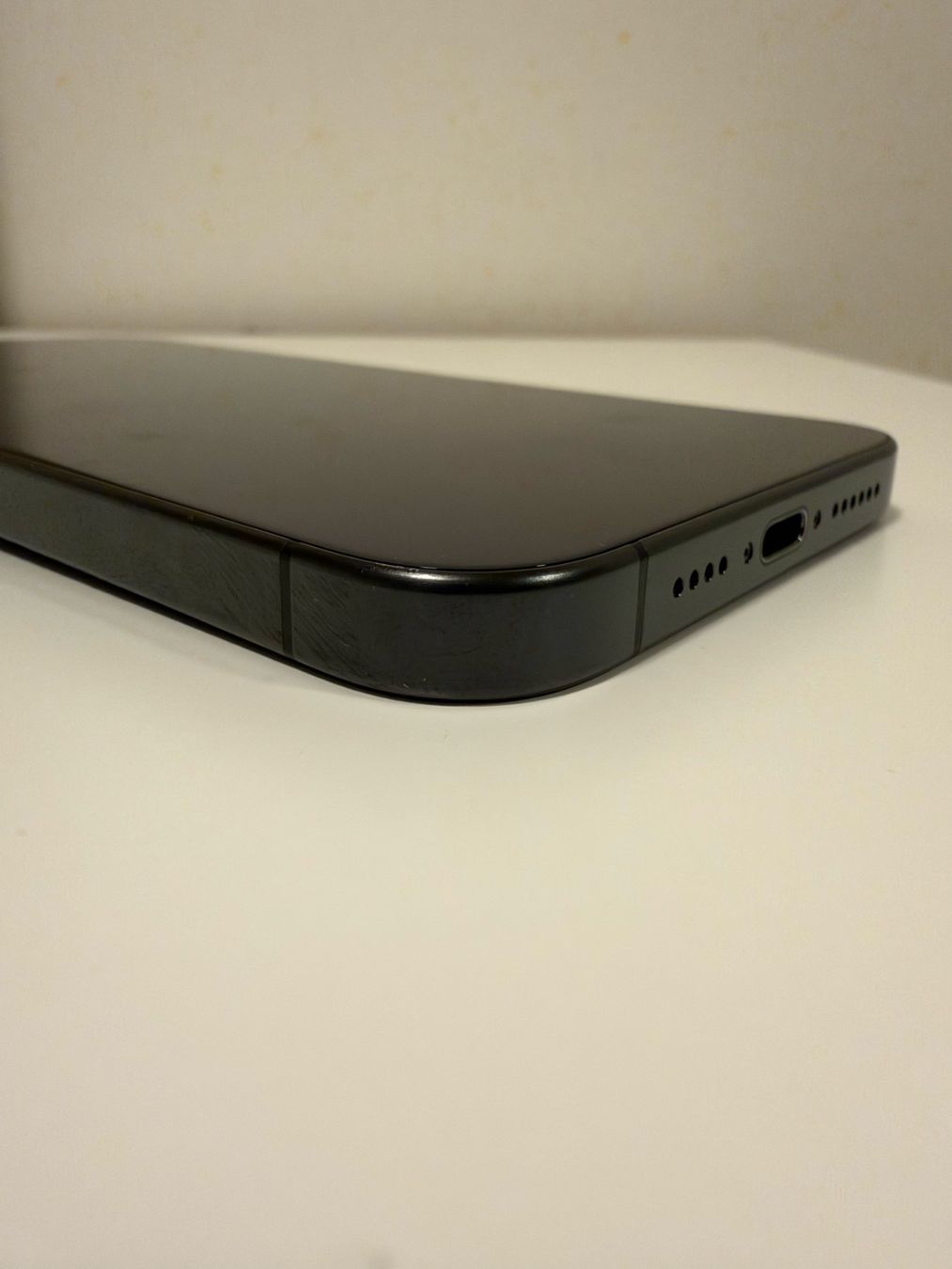 Apple Telefoni cellulari / Smartphones: iPhone 15 Pro Max 256 GB Titane Noir – Usato da Bonvillars venduto da sachakv 8