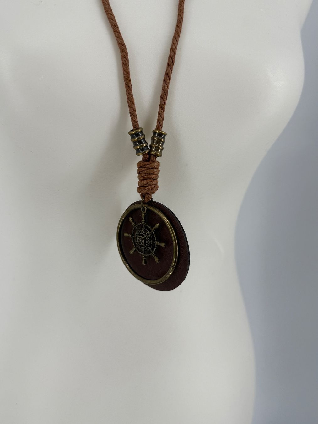 Catenine: Halskette mit Anhänger Lederoptik, Modeschmuck – Usato da Auenstein venduto da moin. 1
