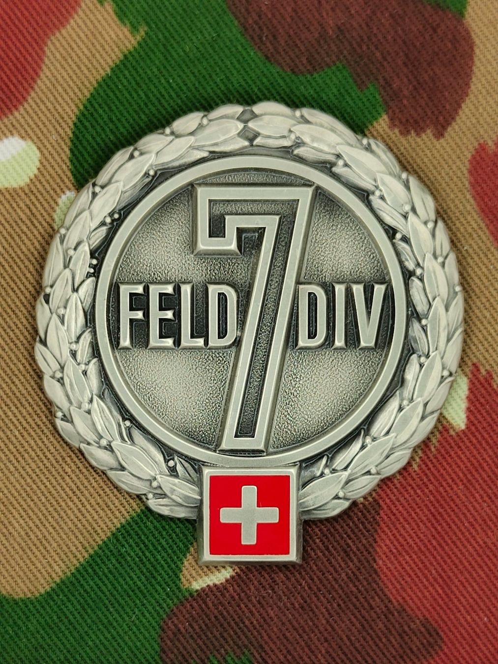 Schweizer Armee Placchette & Badge: Béretemblem Felddivision 7, Variante 1 – Usato da Bauma venduto da SwissMilitaria