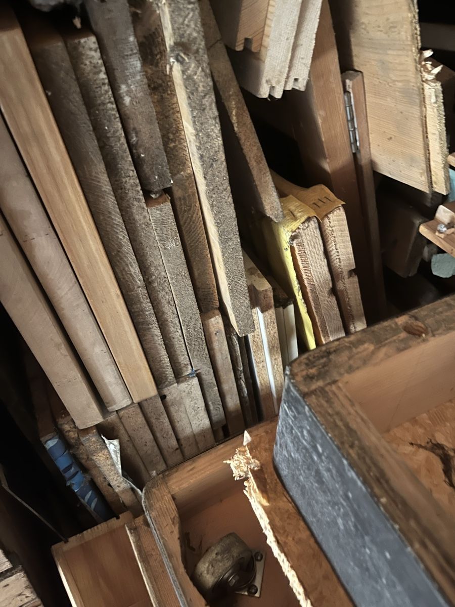 Piatti di portata: Diverse Holzplatten und Läden – Usato da Escholzmatt venduto da Stern777 1