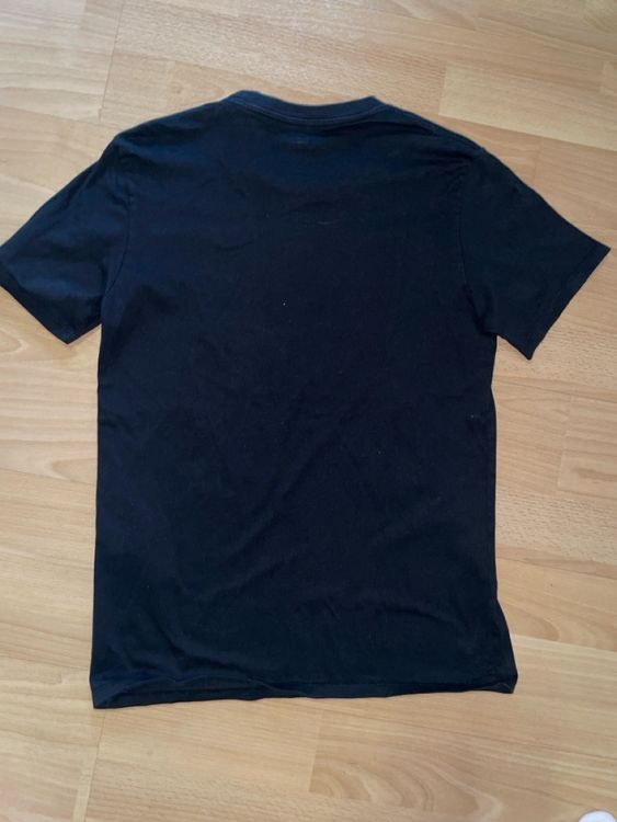 Levi's T-shirts: T-shirt Levi's nera con logo rosso, taglia M - Nuova! – D'occasion à Bellinzona par remarema 1