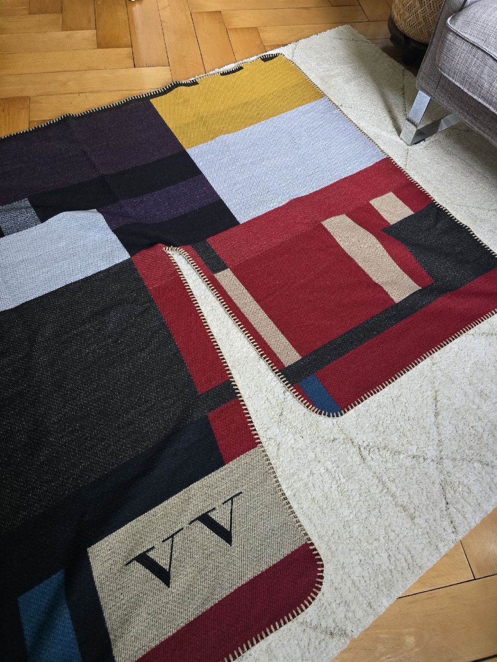 Jacken: Trendiger Herbst-Poncho mit Monogramm - Kuschelig & Warm! – Gebraucht aus Zürich von nara13 5