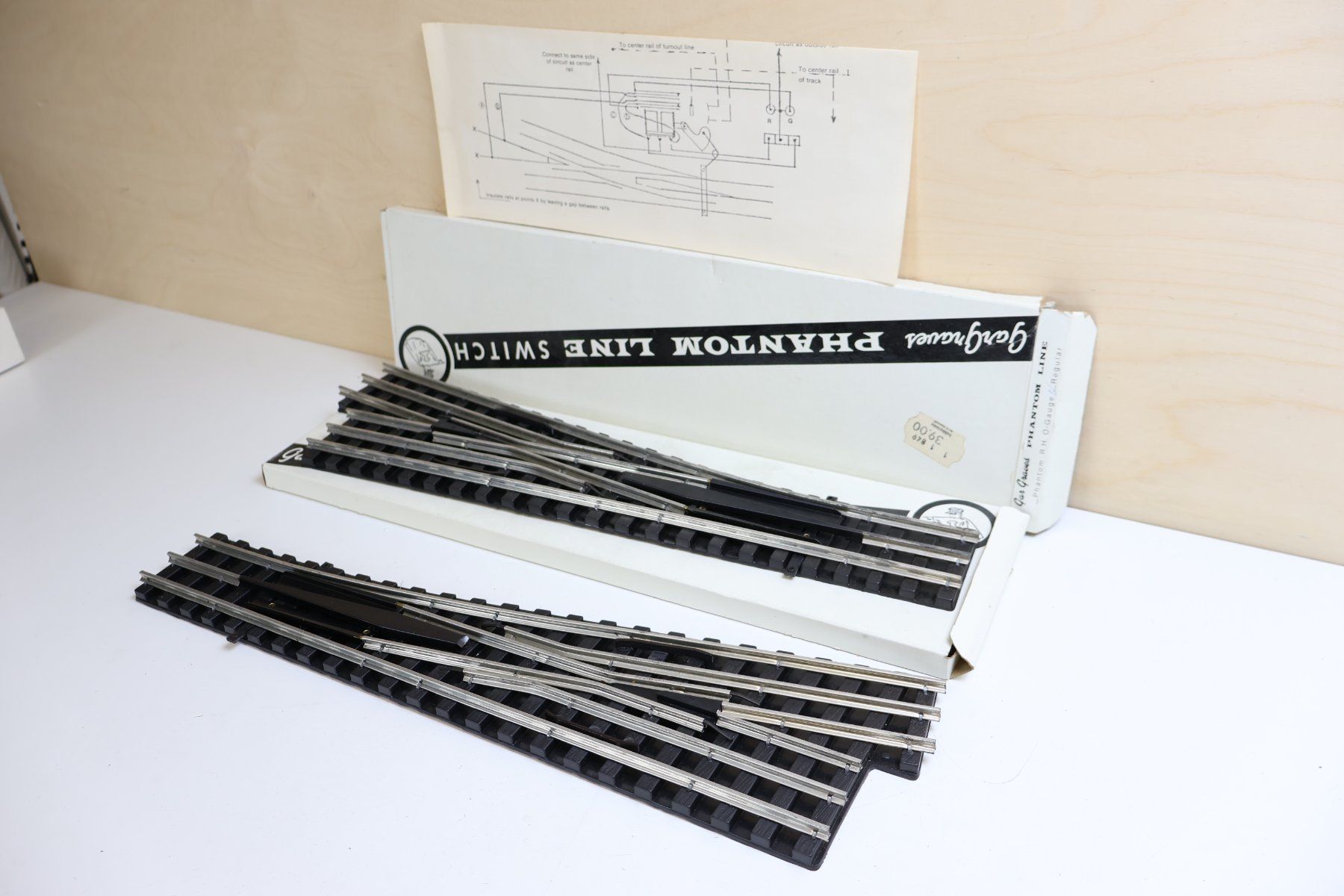 Modelleisenbahnen: 2 x Weichen Spur 0 / 3-Leiter - mit OVP – Gebraucht aus Winterthur von Monstera 3