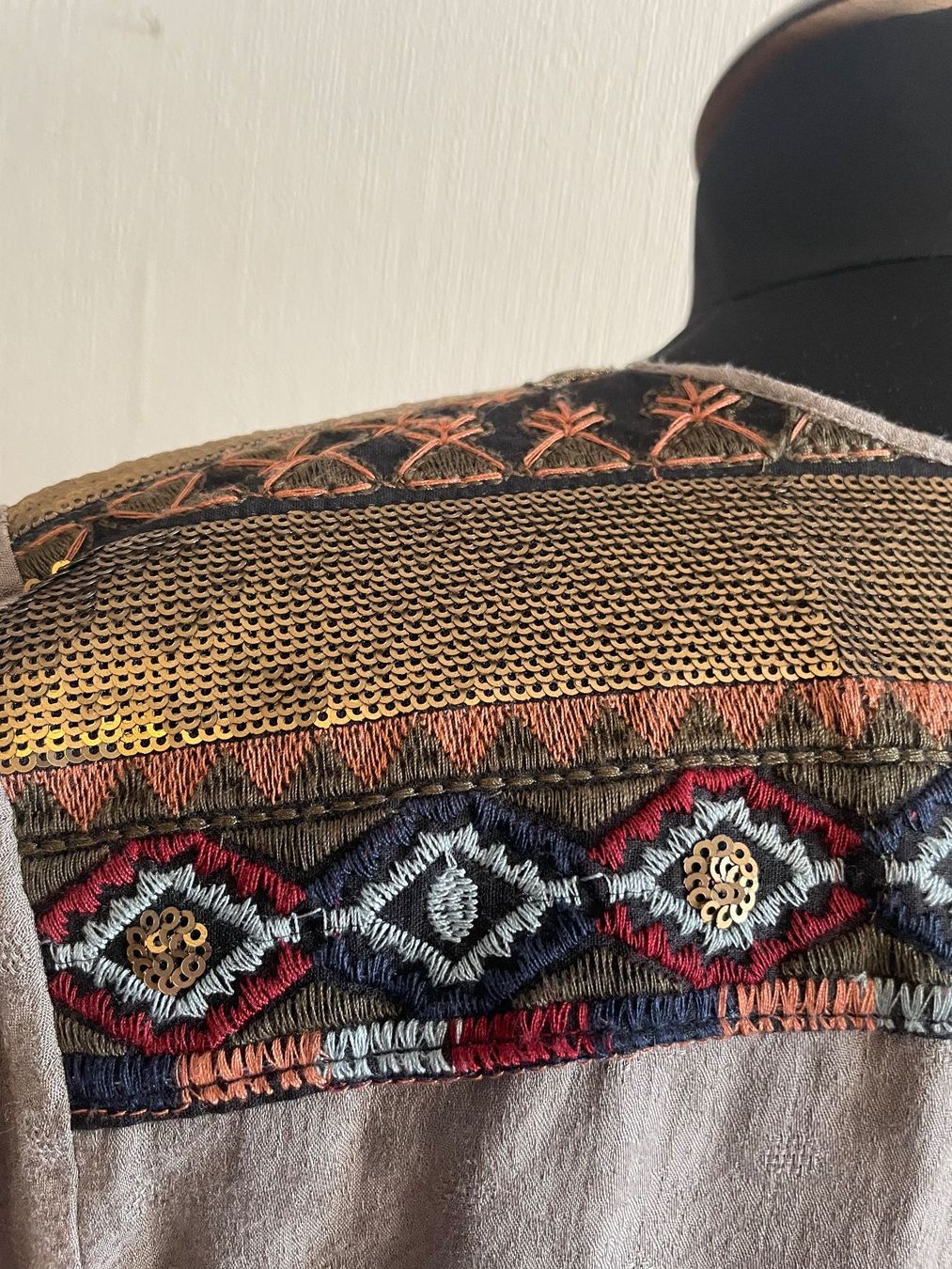 Camicette: Superbe blouse brodée, Bijou les Boutiques, S – Nuovo (secondo la descrizione) da Vevey venduto da chr_5pvx 6