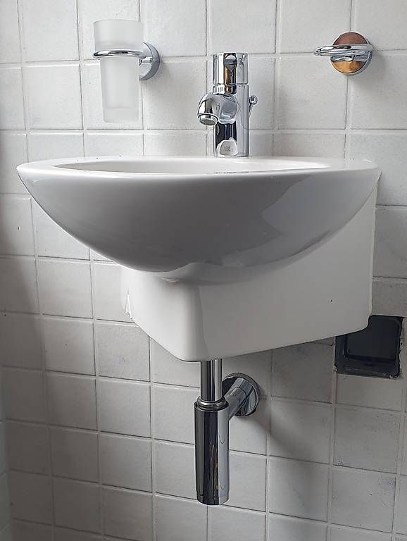 Axor Eviers & lavabos: Lavabo- mit Einhandmischer AXOR – D'occasion à Winterthur par BauTeilLaden2000 2