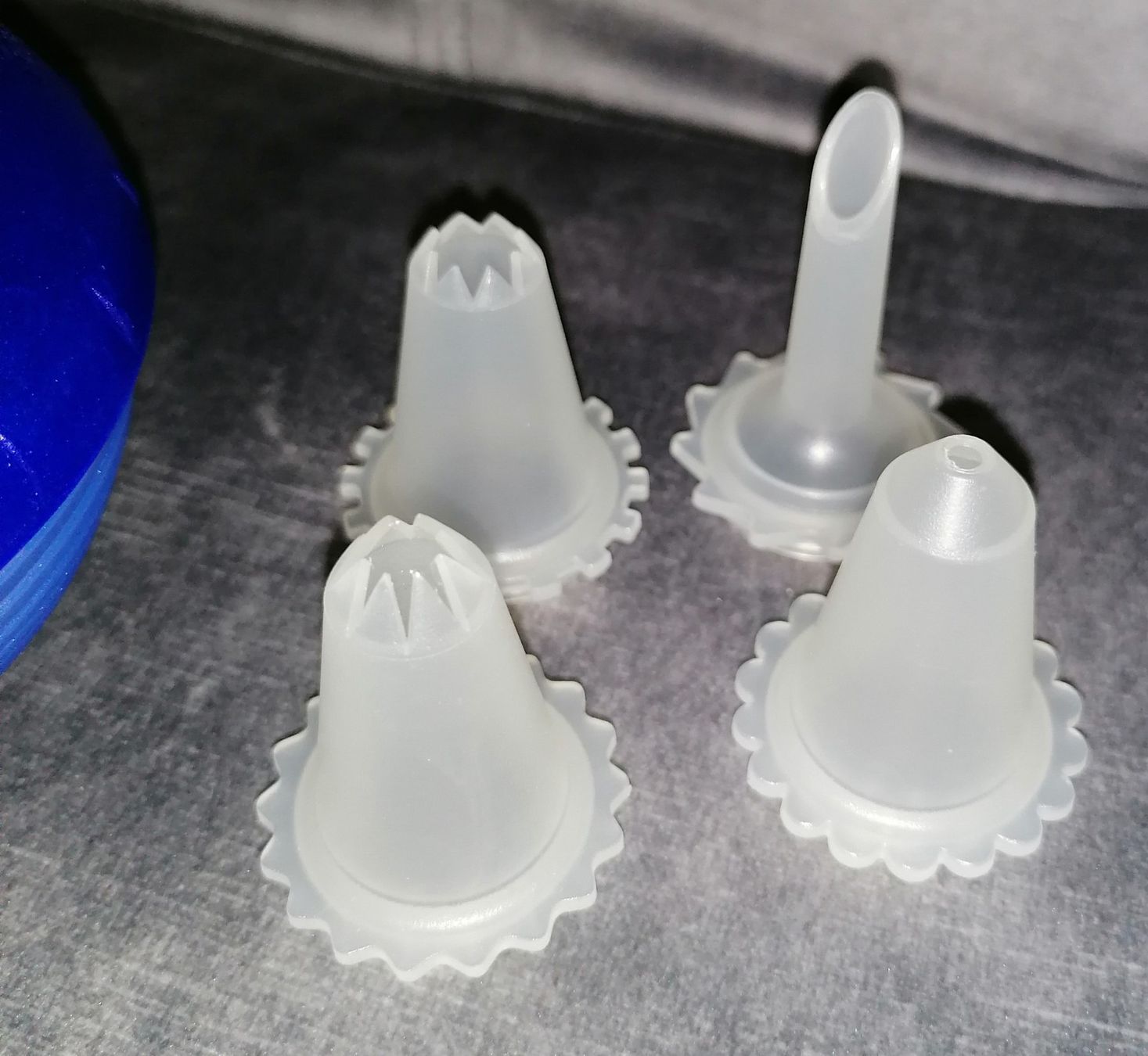 Tupperware Küchengeräte: Tupperware Chantilly et crème / Sahne und Cremes – Neu (gemäss Beschreibung) aus Corcelles-près-Payerne von RxOne_Krs 4